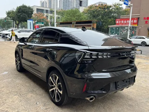 Lynk & Co 05