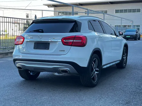 Mercedes-Benz Mercedes-Benz GLA