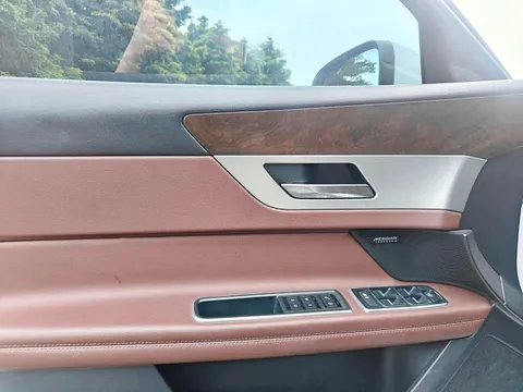 Jaguar XFL