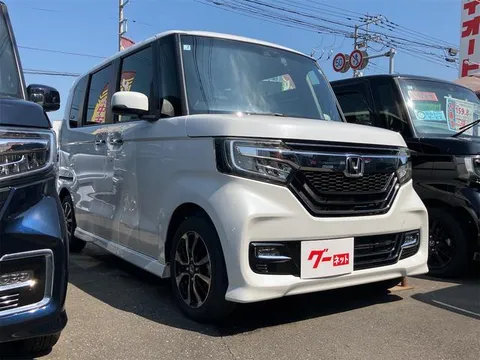 Honda N-BOX Custom