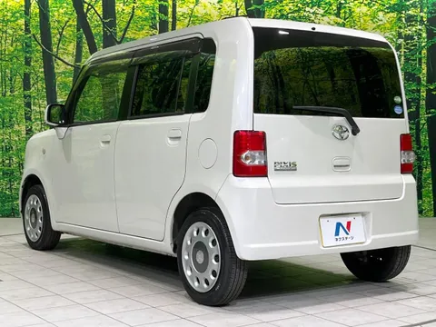 Toyota Pixis Space