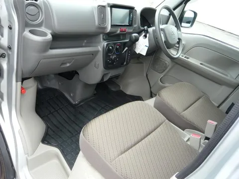 Mitsubishi Minicab Van