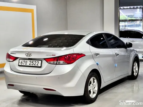 Hyundai Elantra (Avante)