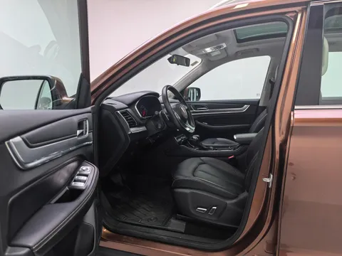 Roewe RX8