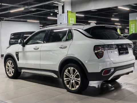 Lynk & Co 01