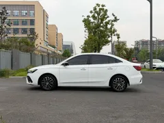 Roewe i5