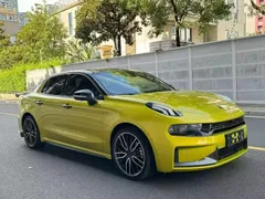 Lynk & Co 03