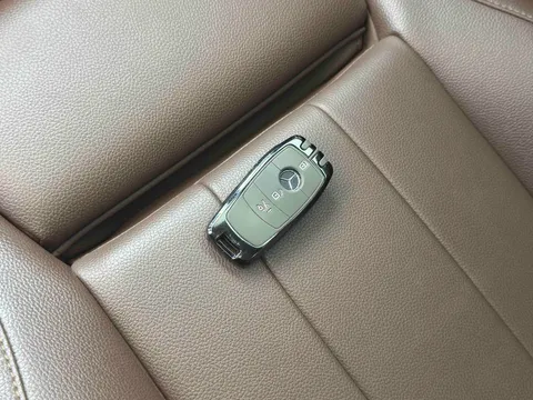 Mercedes-Benz Mercedes-Benz GLB
