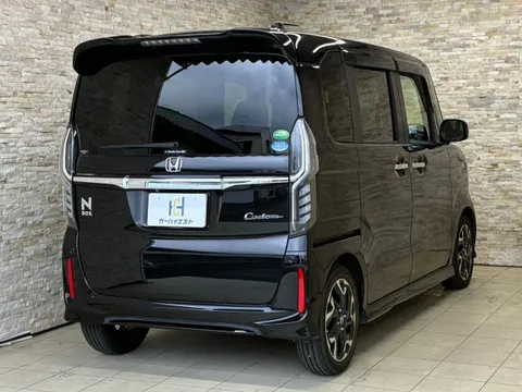 Honda N-BOX Custom