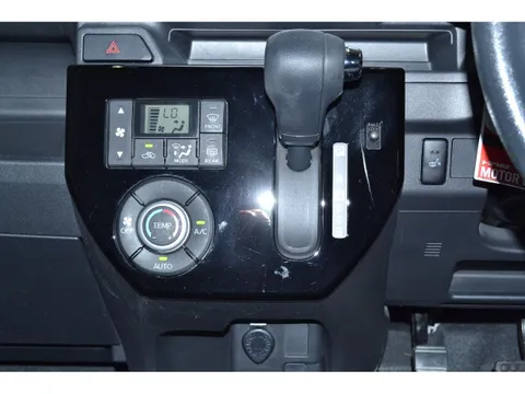 Toyota Pixis Mega