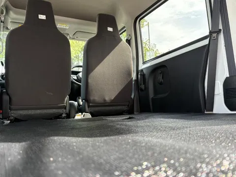 Nissan Clipper Van