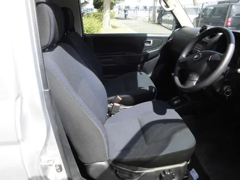 Nissan KIX
