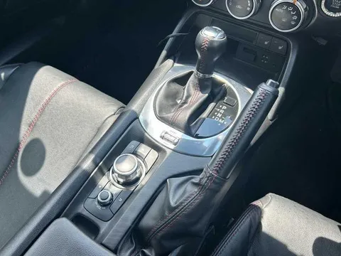 Mazda MX-5 (Roadster)