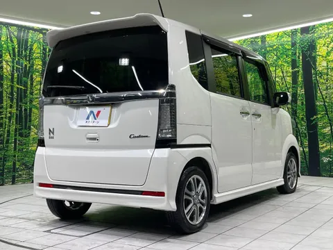 Honda N-BOX Custom