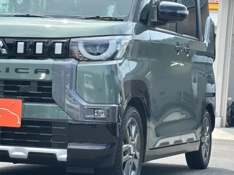 Mitsubishi Delica Mini