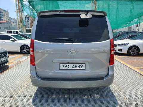 Hyundai Grand Starex