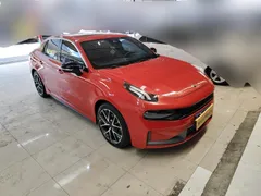 Lynk & Co 03