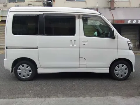 Daihatsu Atrai Wagon