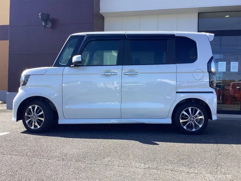 Honda N-BOX Custom