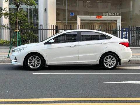 Chery Arrizo 5