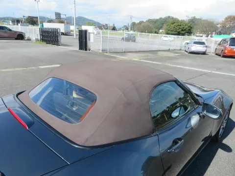 Mazda MX-5 (Roadster)