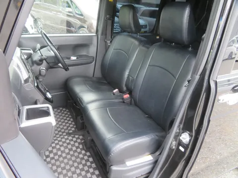 Toyota Pixis Mega