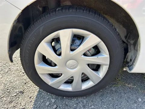 Toyota Pixis Mega
