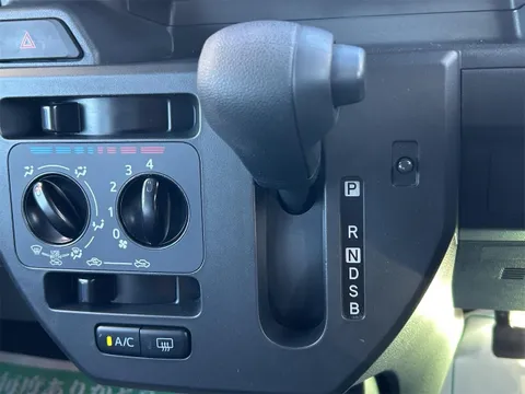 Toyota Pixis Mega
