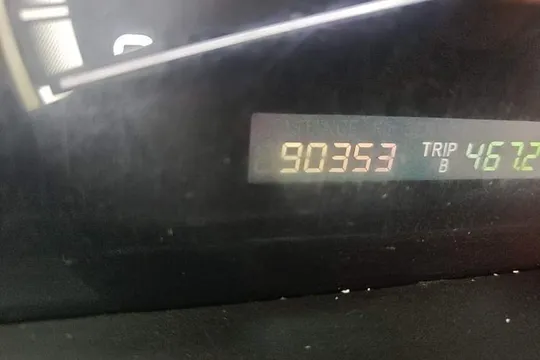 BYD M6