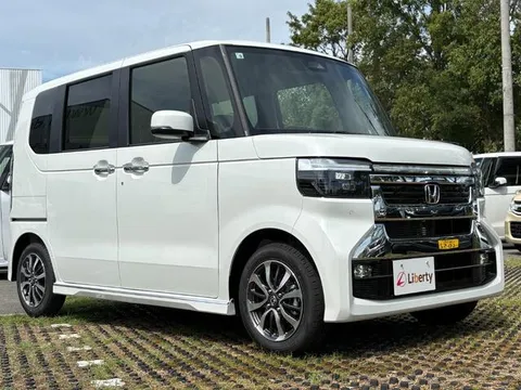 Honda N-BOX Custom