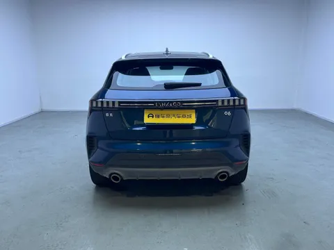 Lynk & Co 06