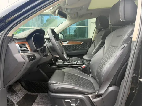 Hongqi HS7