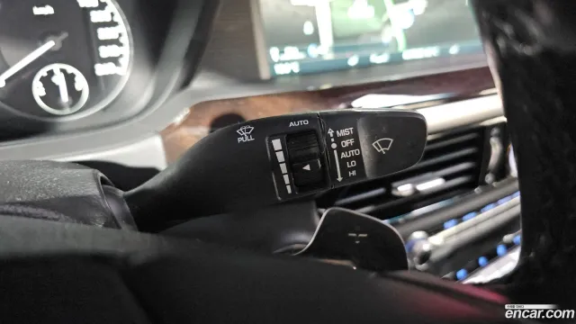 Genesis G90 (EQ900)