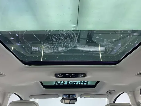 Roewe iMAX8