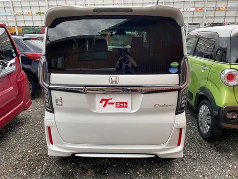 Honda N-BOX Custom