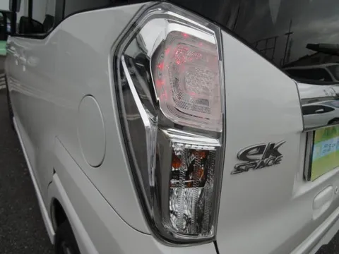 Mitsubishi eK Space Custom