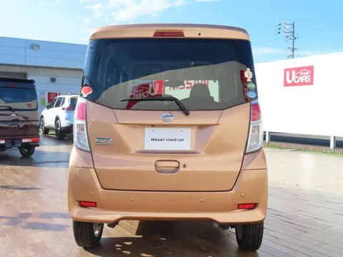 Nissan Dayz Roox