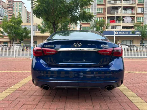 Infiniti Q50L
