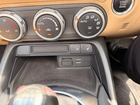 Mazda MX-5 (Roadster)