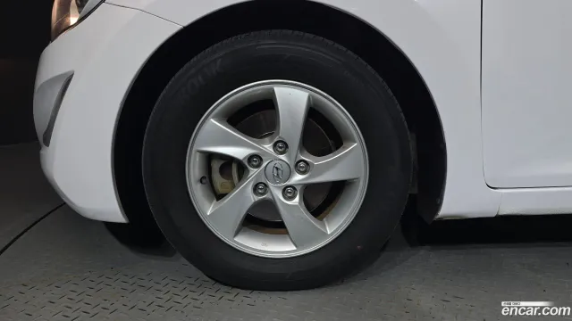 Hyundai Elantra (Avante)