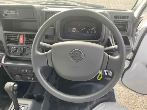 Nissan Clipper Truck