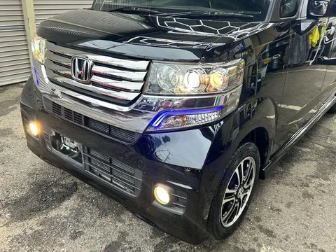 Honda N-BOX Custom