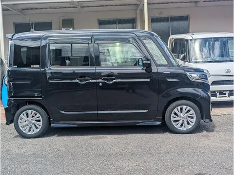 Suzuki Spacia Custom