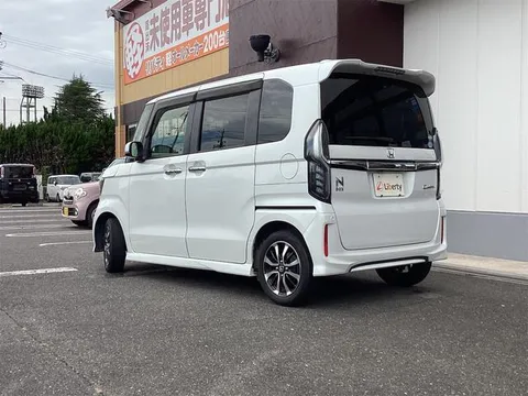 Honda N-BOX Custom