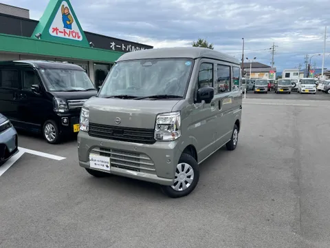 Nissan Clipper Van