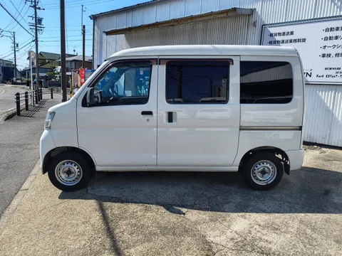 Toyota Pixis Van
