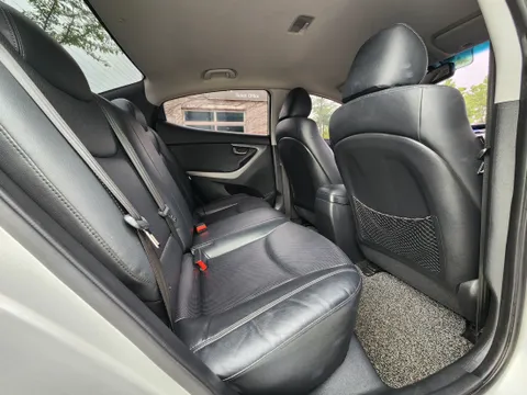 Hyundai Elantra (Avante)