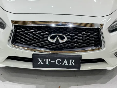 Infiniti Q50L