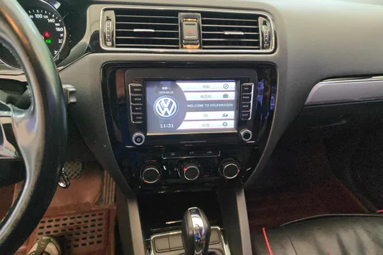 Volkswagen Sagitar
