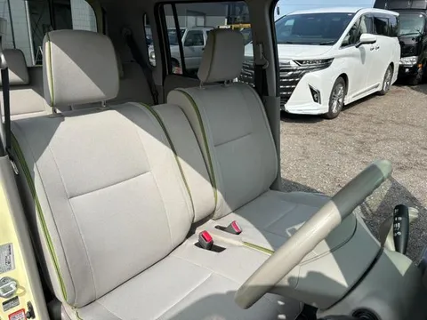 Toyota Pixis Space